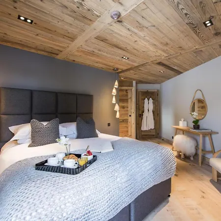 Chalet Zell Heights: Panoramic Views Alpine